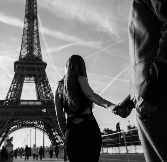 Élégance et passion : une parenthèse romantique à deux pas de la Tour Eiffel