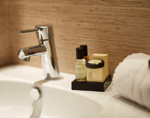 Hotel Alizé Grenelle Tour Eiffel - Chambre Supérieure King Size avec Baignoire