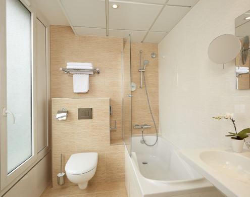 Hotel Alizé Grenelle Tour Eiffel - Zweibettzimmer mit Badewanne